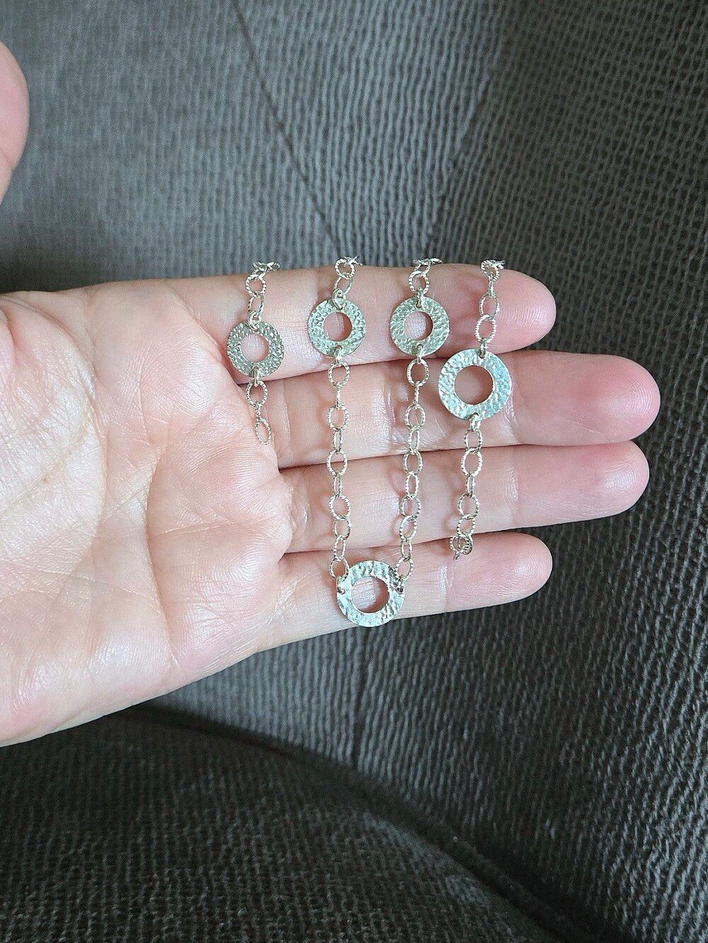 Silver🤍 Stationary Open Circles⭕️ Necklace - NWOT - Picture 3 of 15
